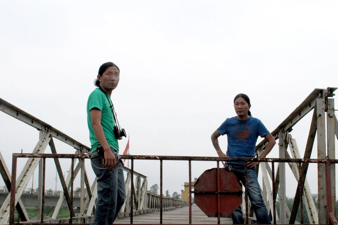 Lê Brothers, Cây cầu I, video art, 2010